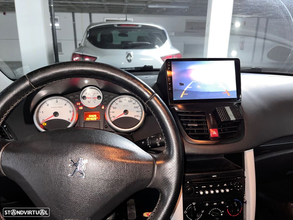 Peugeot 207 1.4 HDi Urban - 8