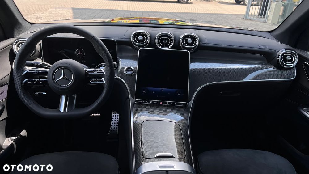 Mercedes-Benz GLC - 12