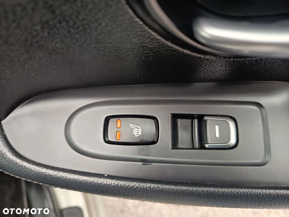 Kia Carens 1.6 GDI Fifa World Cup Edition - 32