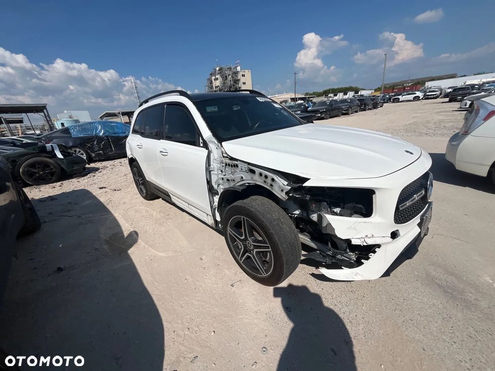 Mercedes-Benz GLB - 9