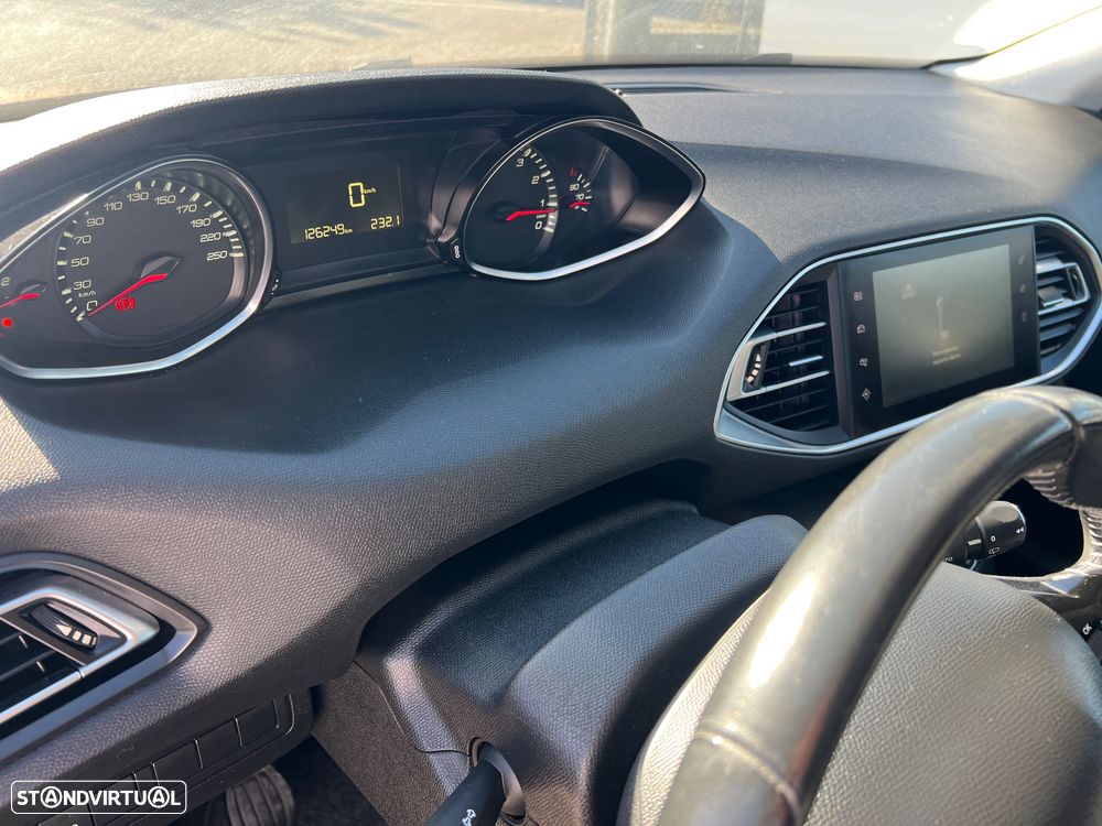Peugeot 308 SW 1.2 PureTech Style - 35