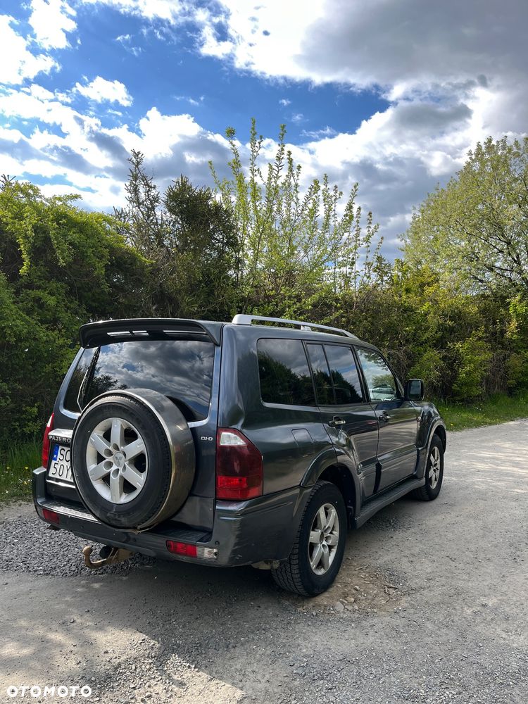 Mitsubishi Pajero - 4