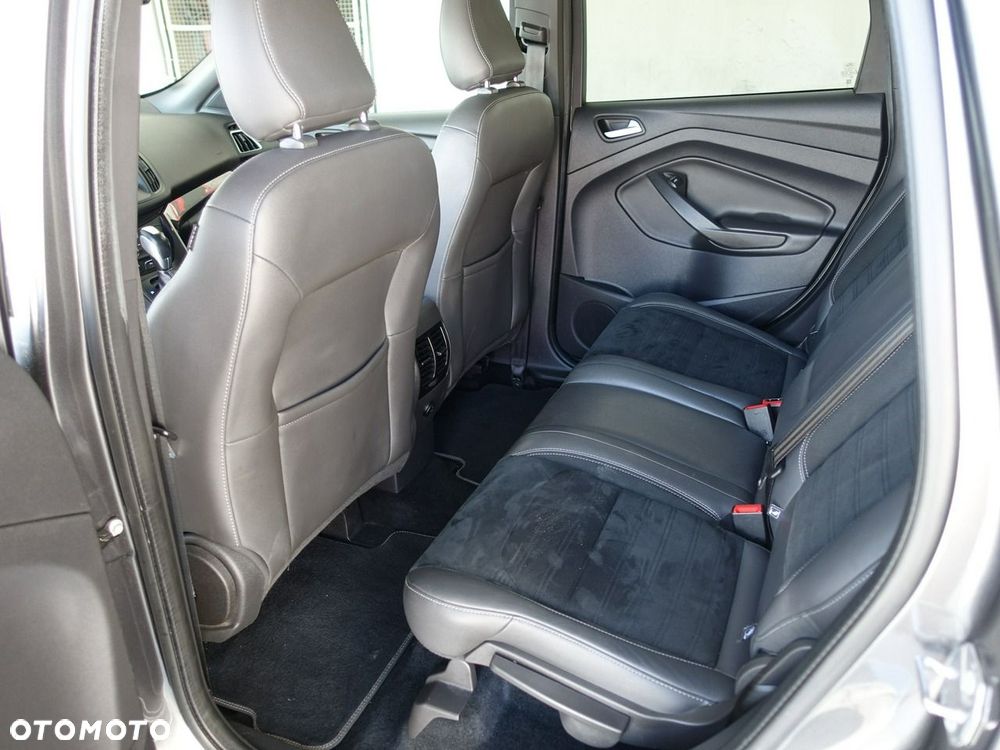 Ford Kuga 2.0 TDCi AWD ST-Line - 17