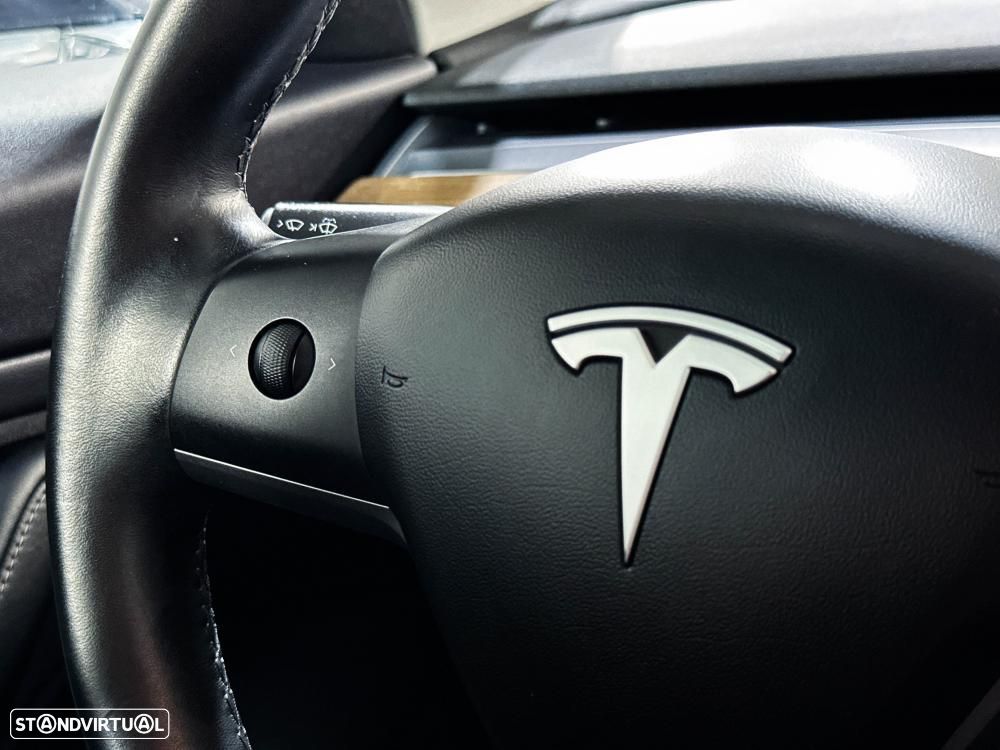 Tesla Model 3 Long-Range Dual Motor AWD - 37