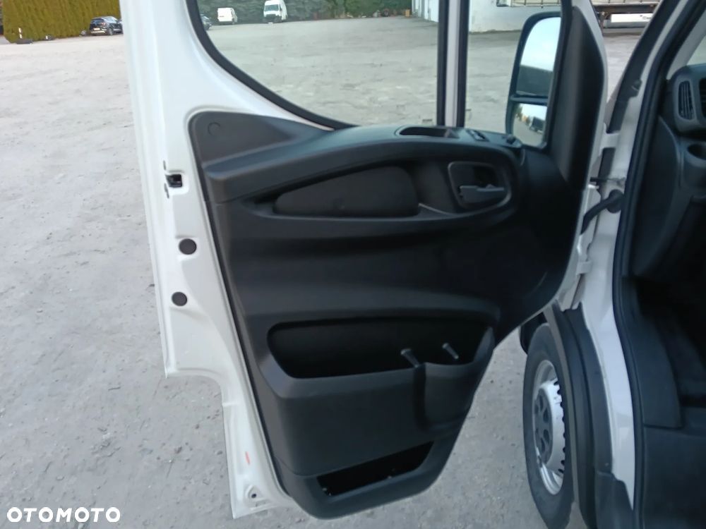 Iveco Daily 35 CNG - 17