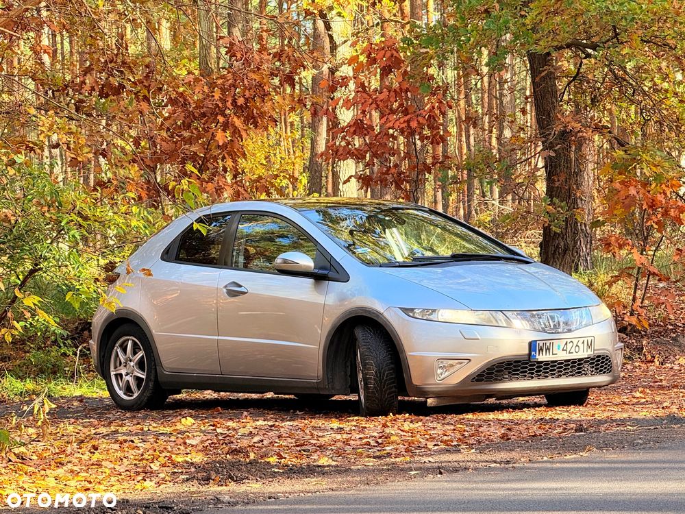 Honda Civic 1.8 Executive NAVI - 3