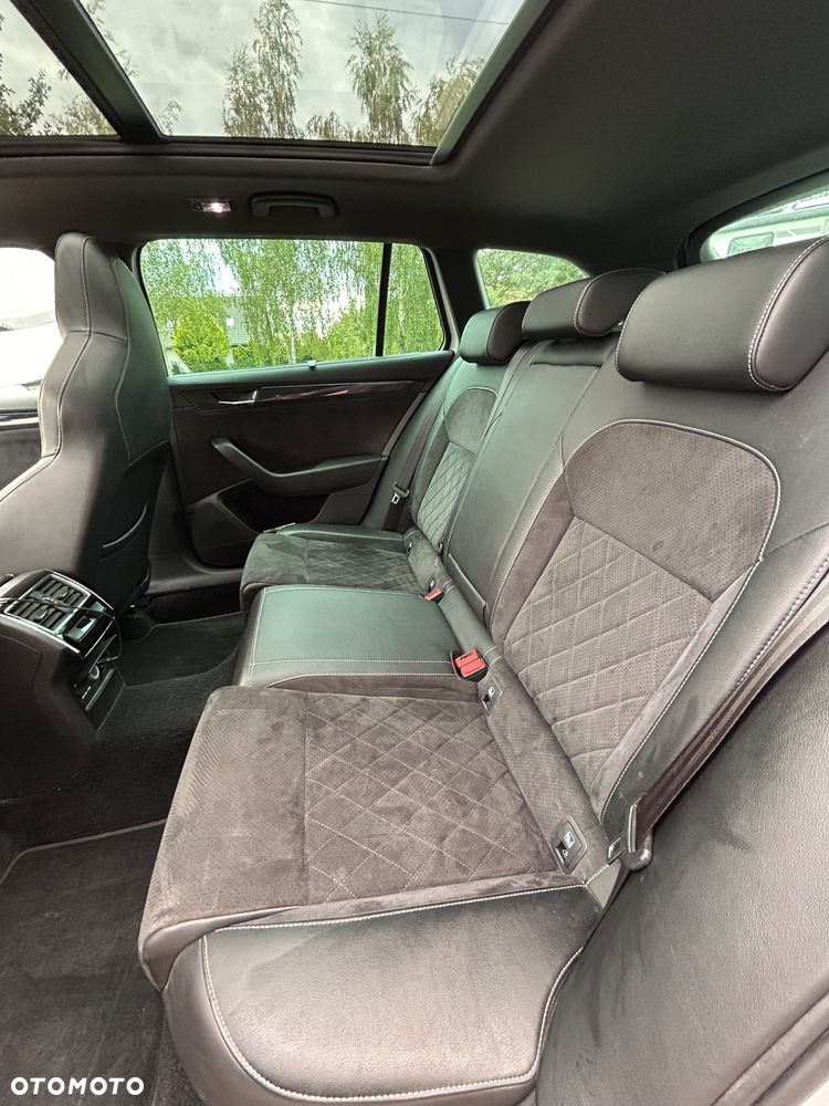 Skoda Superb 2.0 TDI Sportline DSG - 13