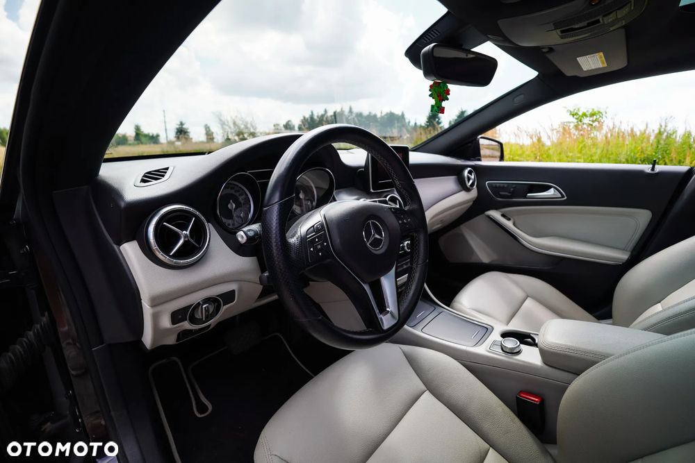Mercedes-Benz CLA 250 4-Matic Sport - 17