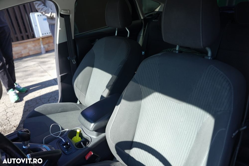 Ford Focus 2.0 TDCI DPF Titanium - 18