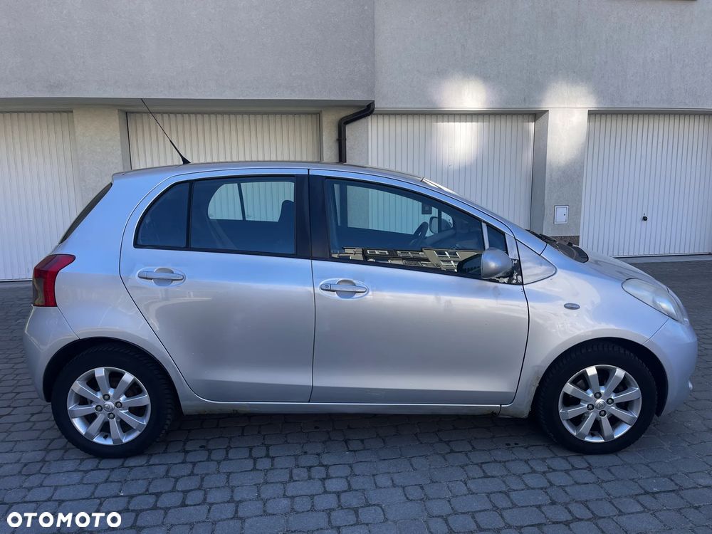 Toyota Yaris 1.3 Terra - 4