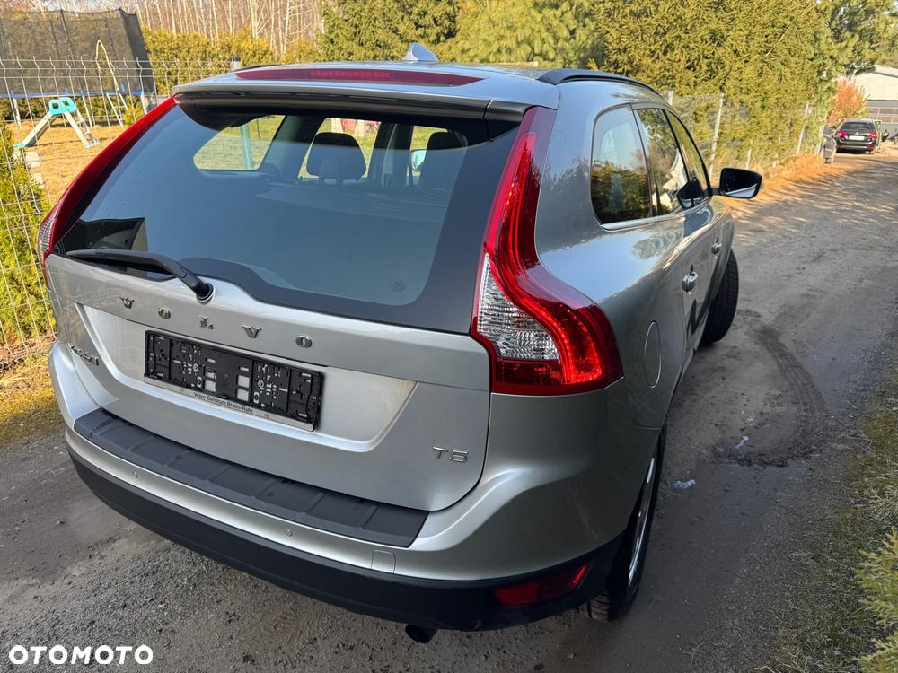 Volvo XC 60 T5 Powershift Momentum - 4