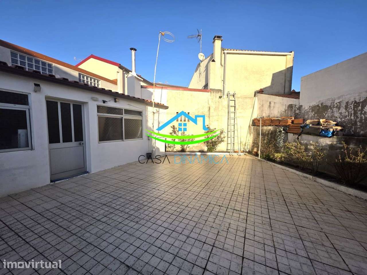 Moradia T4 com Garagem e Terraço em Tavarede - Grande imagem: 4/53