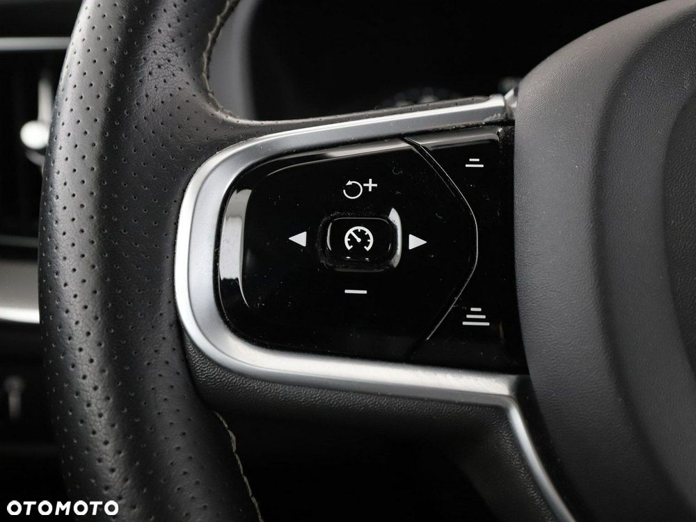 Volvo XC 60 T5 AWD Geartronic RDesign - 33