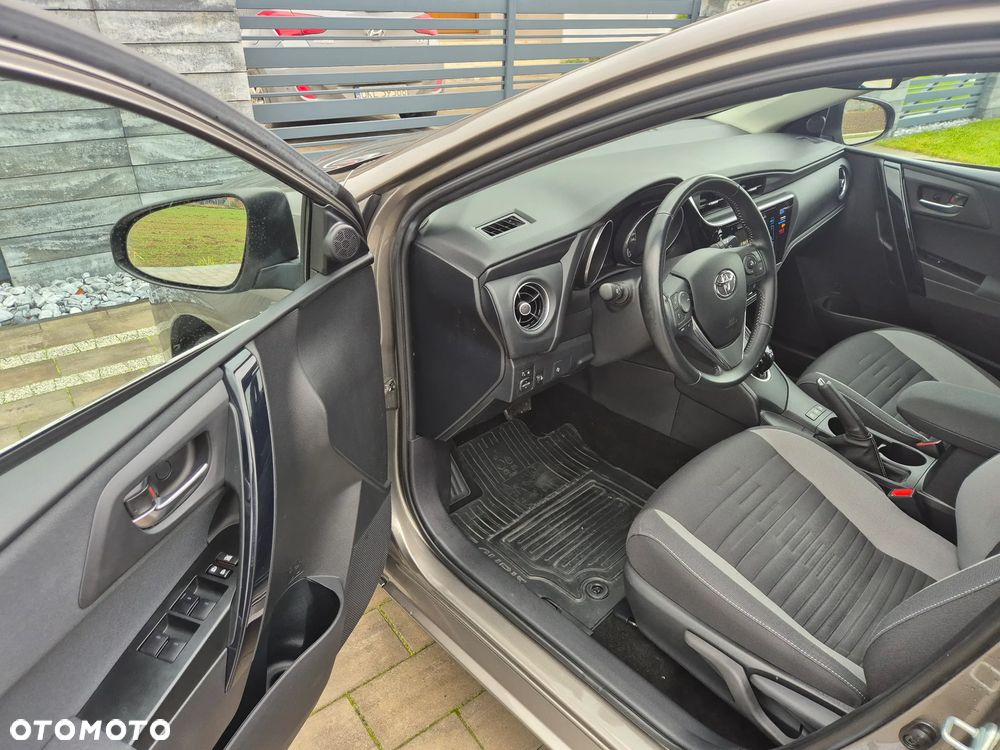 Toyota Auris - 11