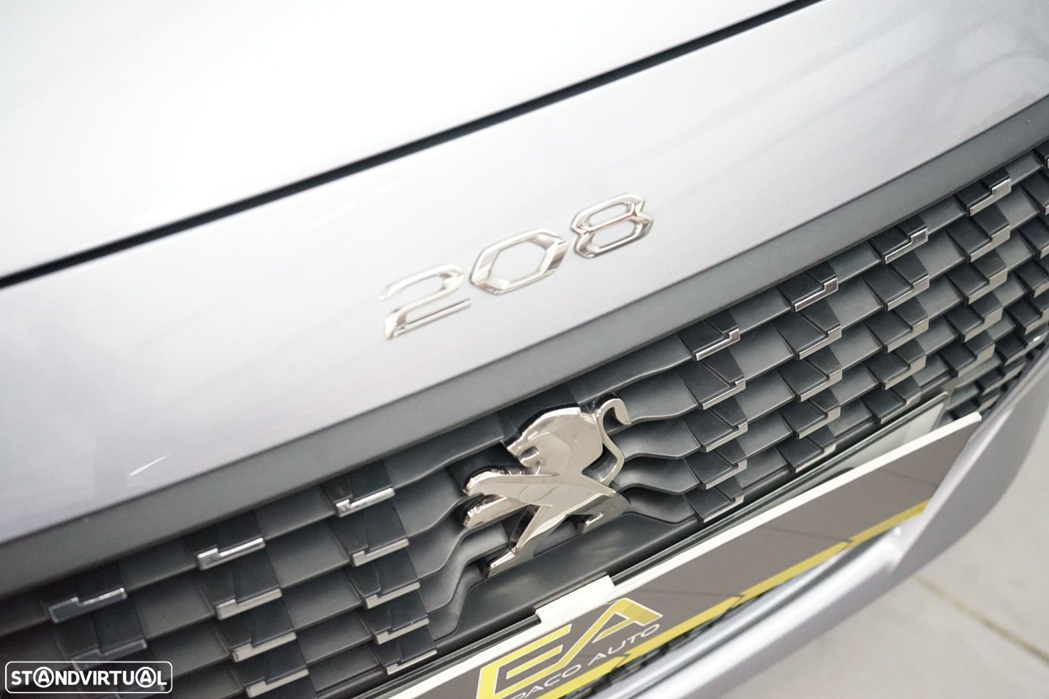 Peugeot 208 1.2 PureTech SE Style - 8