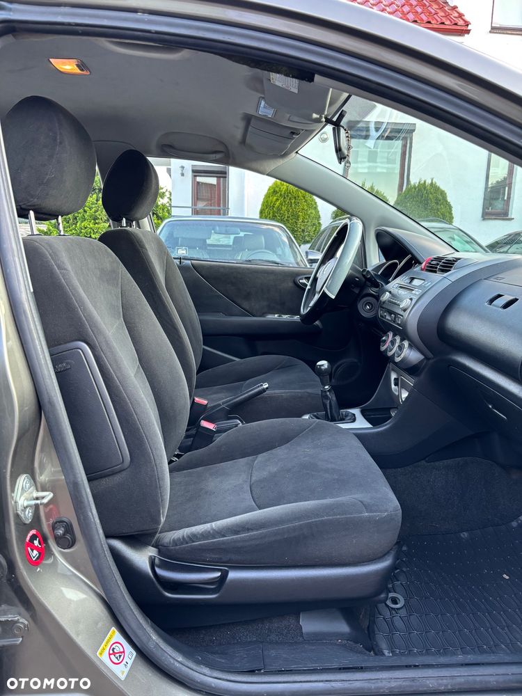 Honda City 1.4 Comfort - 16