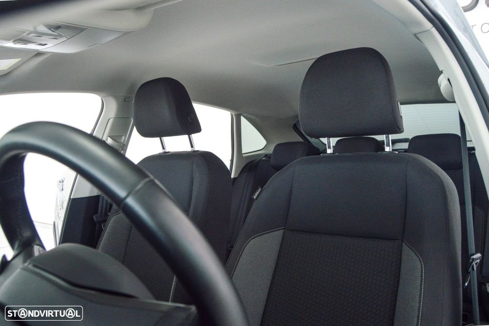 VW Taigo 1.0 TSI Urban DSG - 48