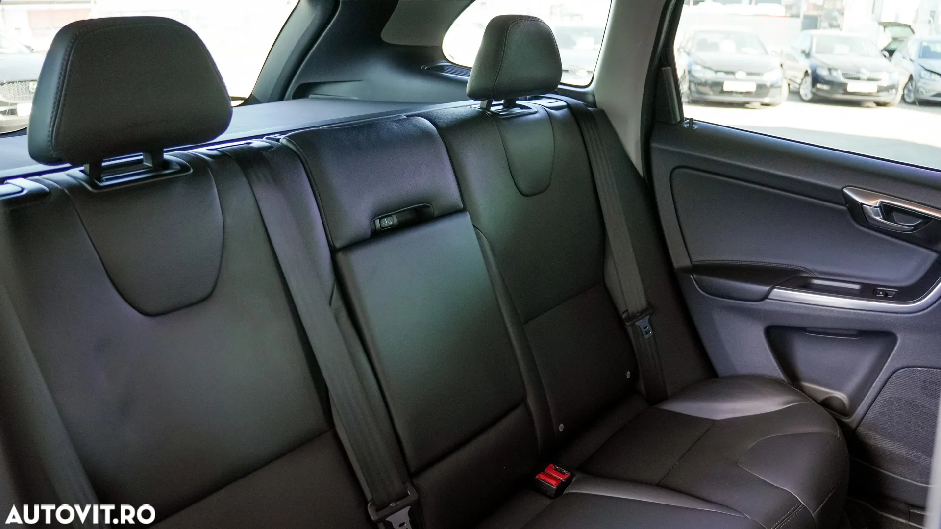 Volvo XC 60 D4 AWD Momentum - 26
