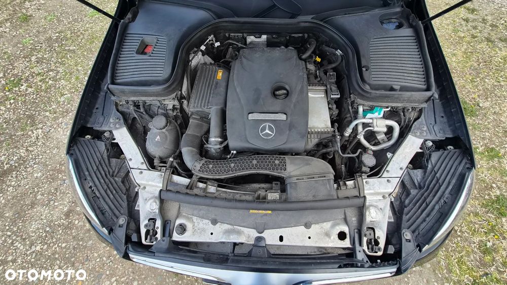 Mercedes-Benz GLC 250 4Matic 9G-TRONIC AMG Line - 27