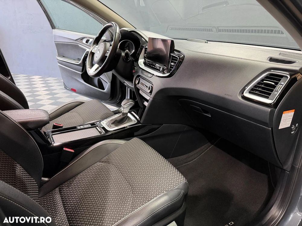 Kia XCeed 1.6 GDI 6DCT PHEV Vision - 13