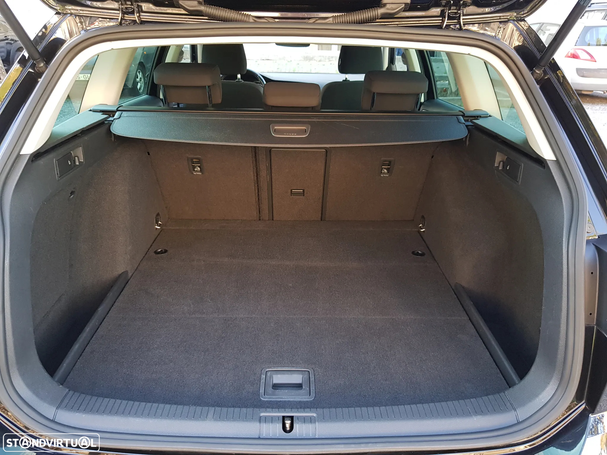 VW Golf Variant 1.6 TDi Confortline - 8