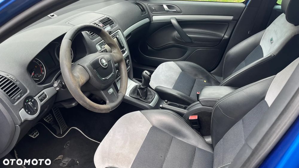 Skoda Octavia 2.0 TDI CR DPF RS - 11