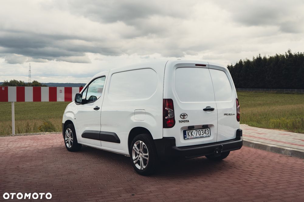 Toyota Proace City 1.5 D-4D Long 2,4t Active (bryg.) - 4