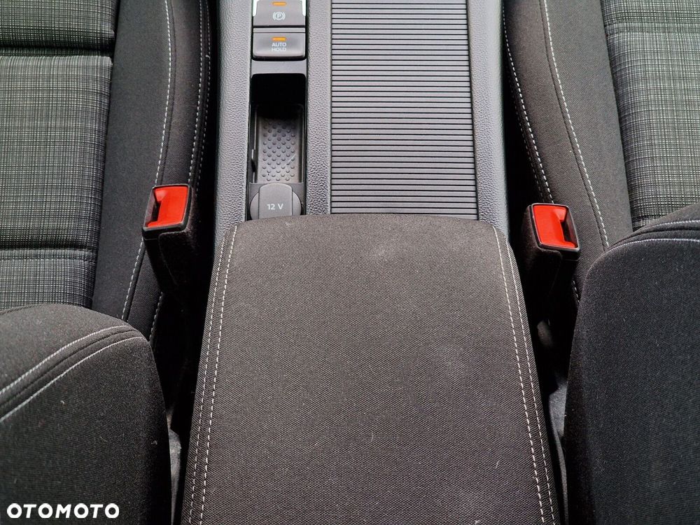 Volkswagen Passat 2.0 TDI EVO Business - 21
