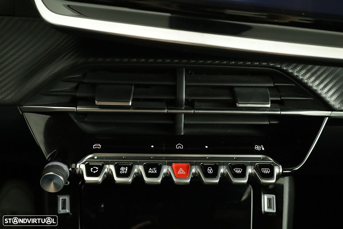 Peugeot 2008 1.2 PureTech Allure EAT8 - 14