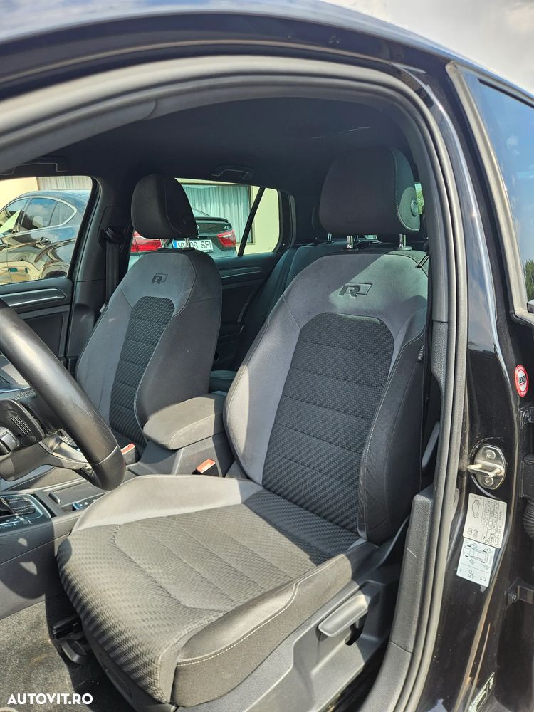 Volkswagen Golf - 11