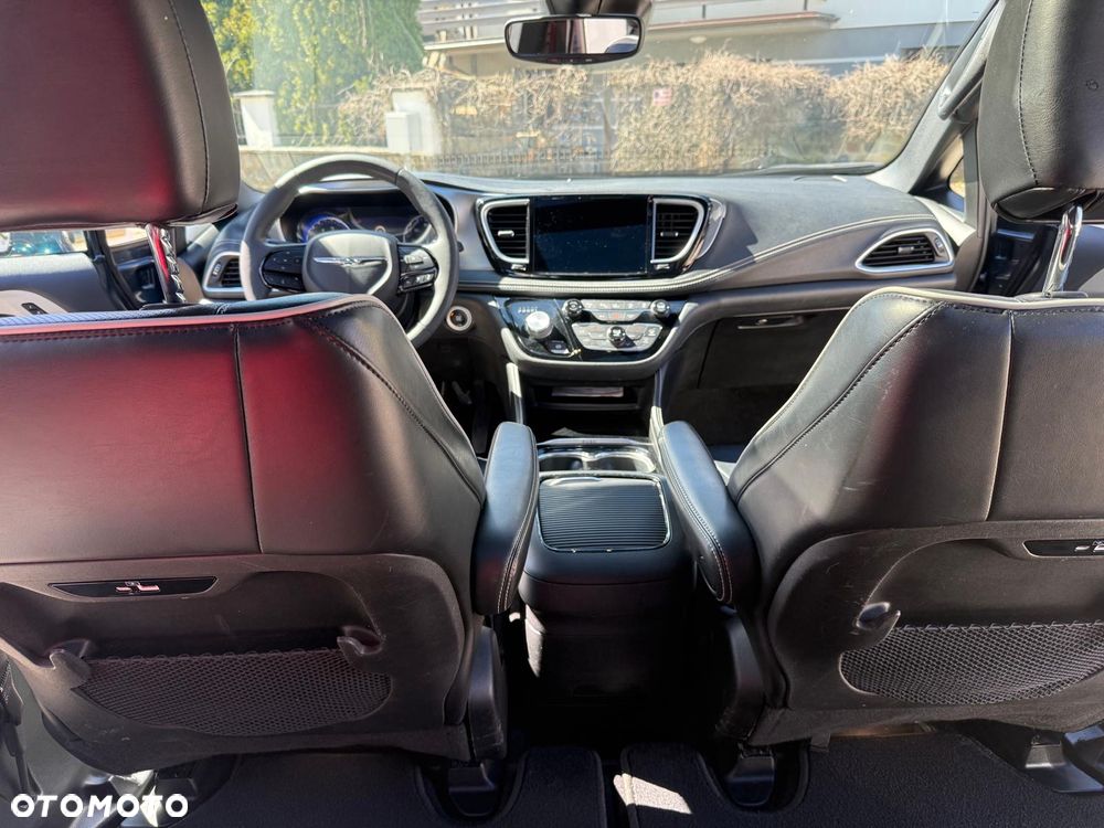 Chrysler Pacifica - 20