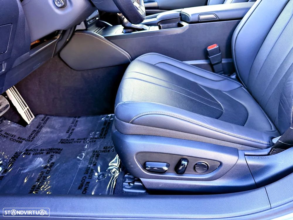 Lexus ES 300h - 23