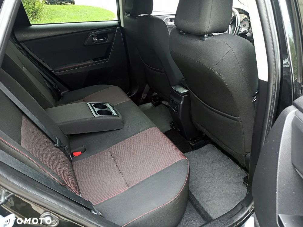 Toyota Auris 2.0 D-4D Touring Sports Executive - 23