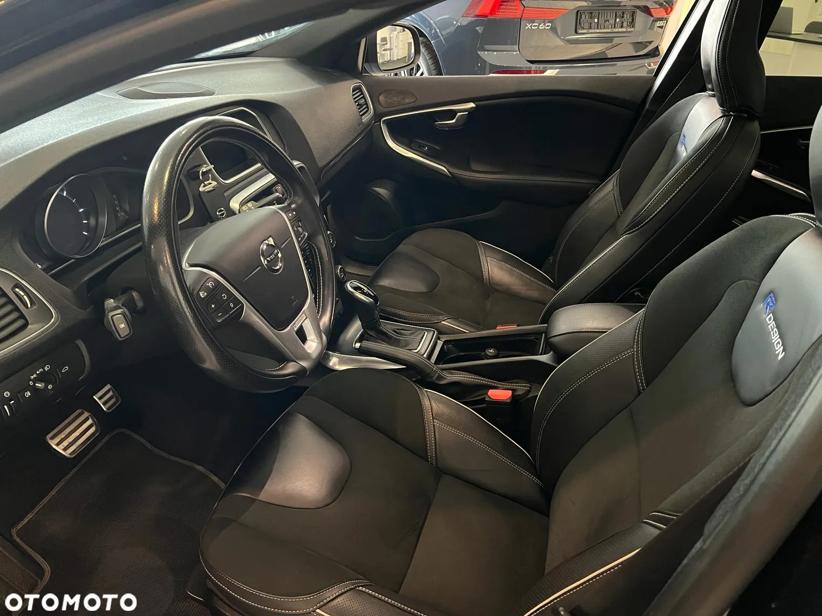 Volvo V40 D3 Geartronic RDesign - 19
