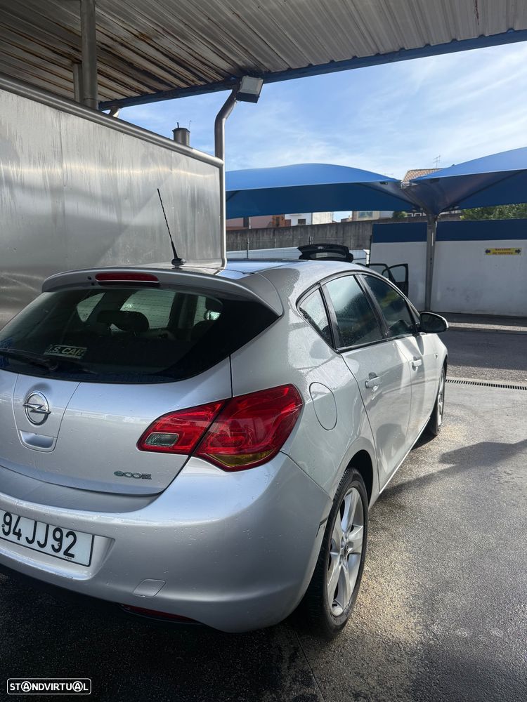 Opel Astra 1.3 CDTI Cosmo - 1