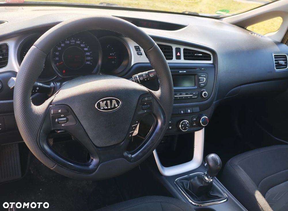 Kia Ceed 1.4 CVVT Attract - 6