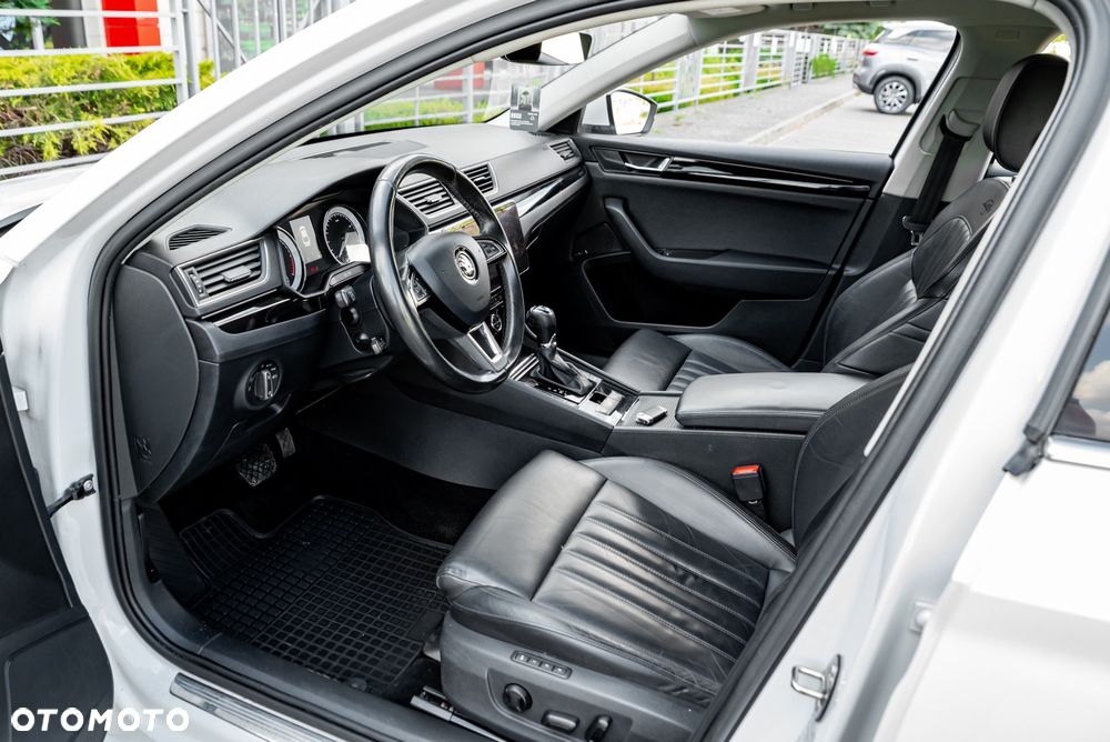 Skoda Superb 2.0 TDI 4x4 DSG L&K - 17
