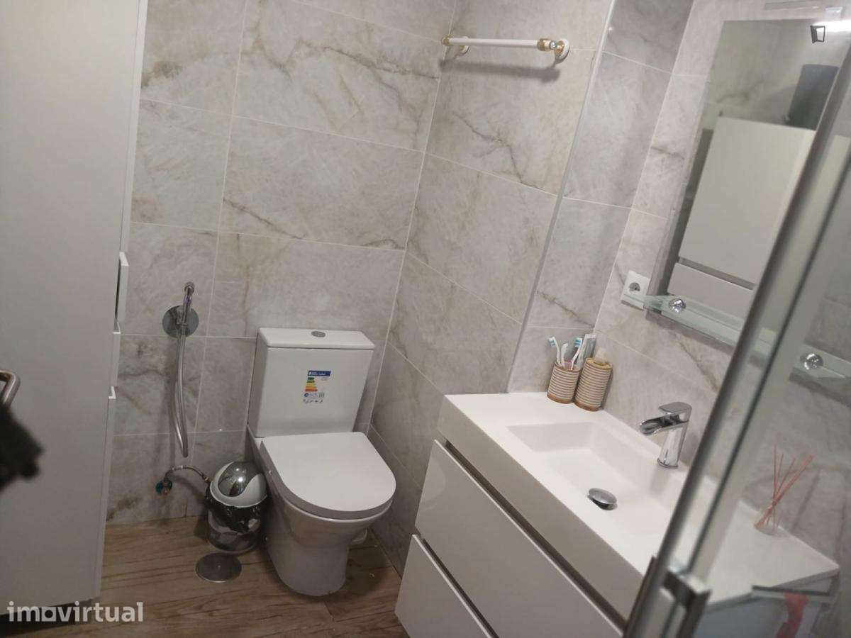 Quarto - localizado em Carcavelos Lisbon - Grande imagem: 4/6