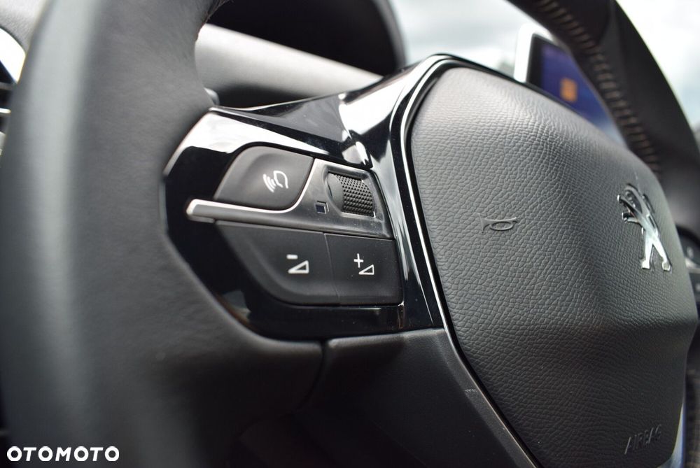 Peugeot 3008 1.5 BlueHDi Allure S&S EAT8 - 26