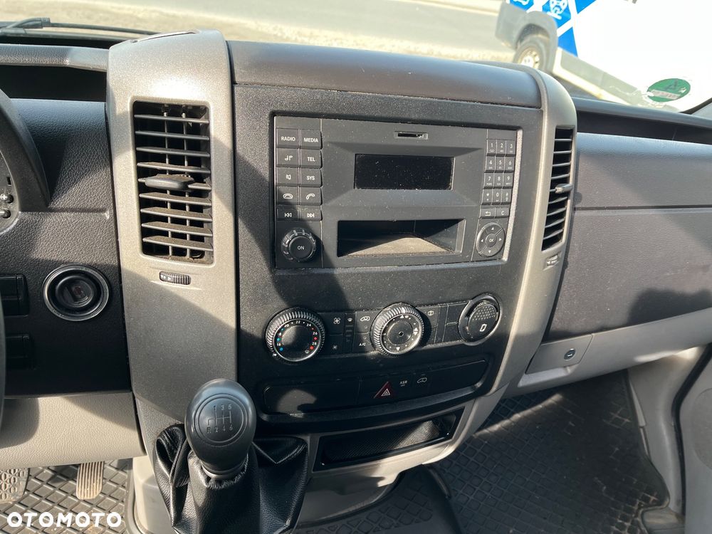 Mercedes-Benz SPRINTER - 13