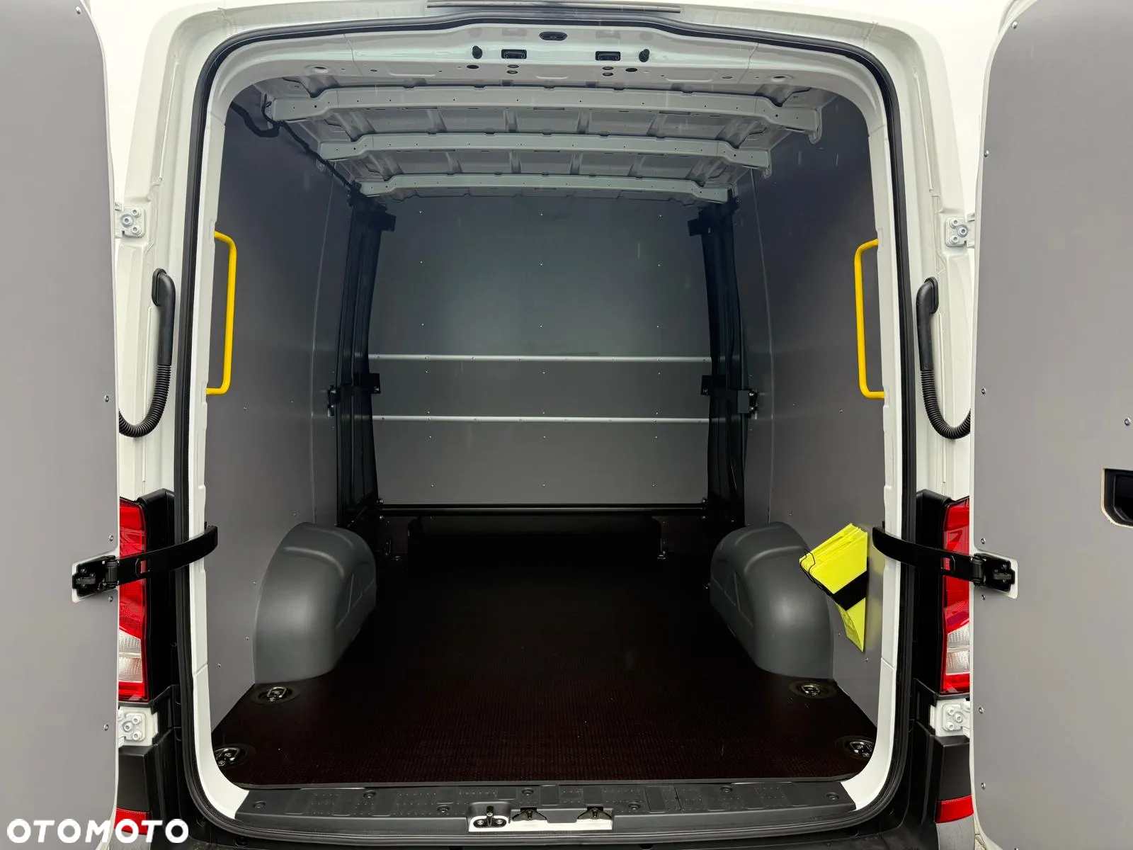 Volkswagen Crafter - 33