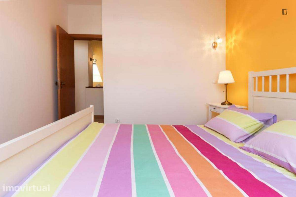 Quarto - localizado em Benfica Lisbon - Grande imagem: 2/40