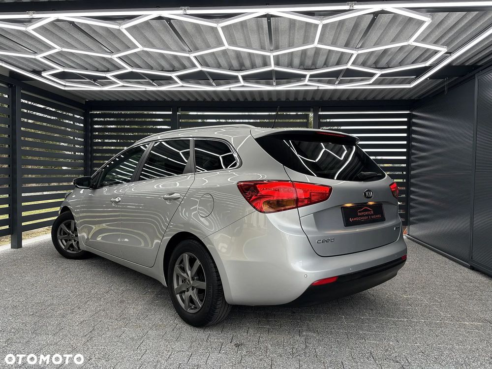 Kia Ceed 1.6 GDI Dream Team Edition - 15