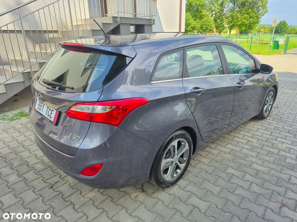 Hyundai i30 blue Kombi 1.6 GDi Trend - 6
