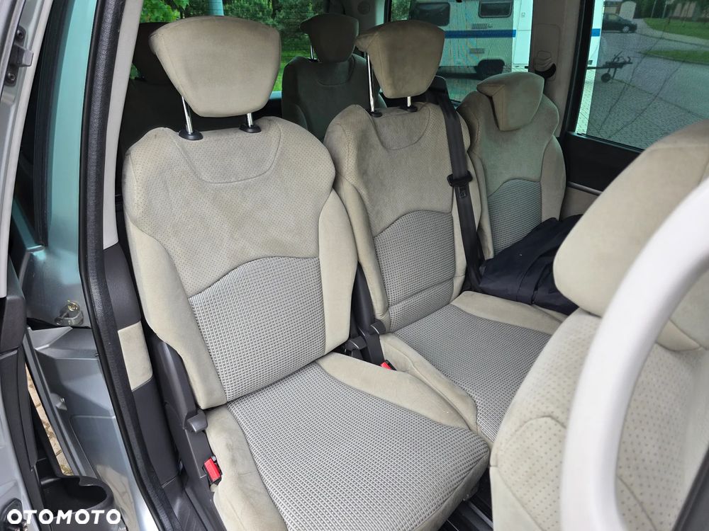 Peugeot 807 HDi 135 Premium - 18