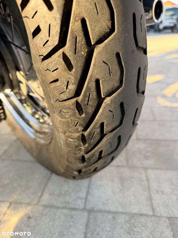 Suzuki Intruder - 13