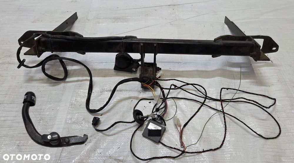 OPEL ASTRA J KOMBI HAK KULA WYPINANA THULE - 1