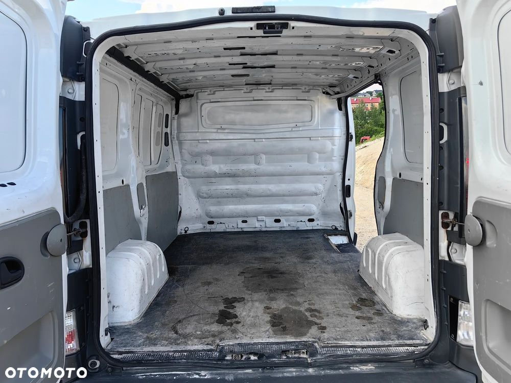 Opel VIVARO - 11