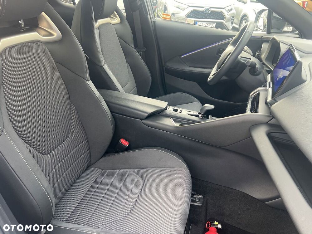 Toyota C-HR 2.0 PHEV Dynamic Force Executive - 18