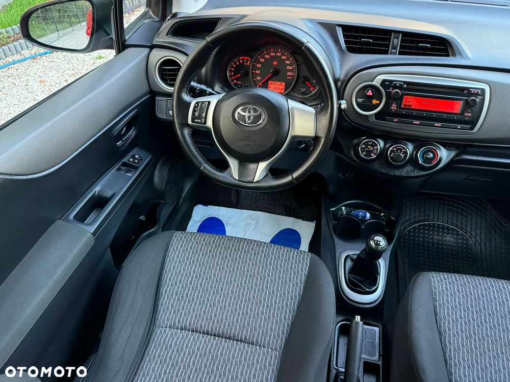 Toyota Yaris - 24